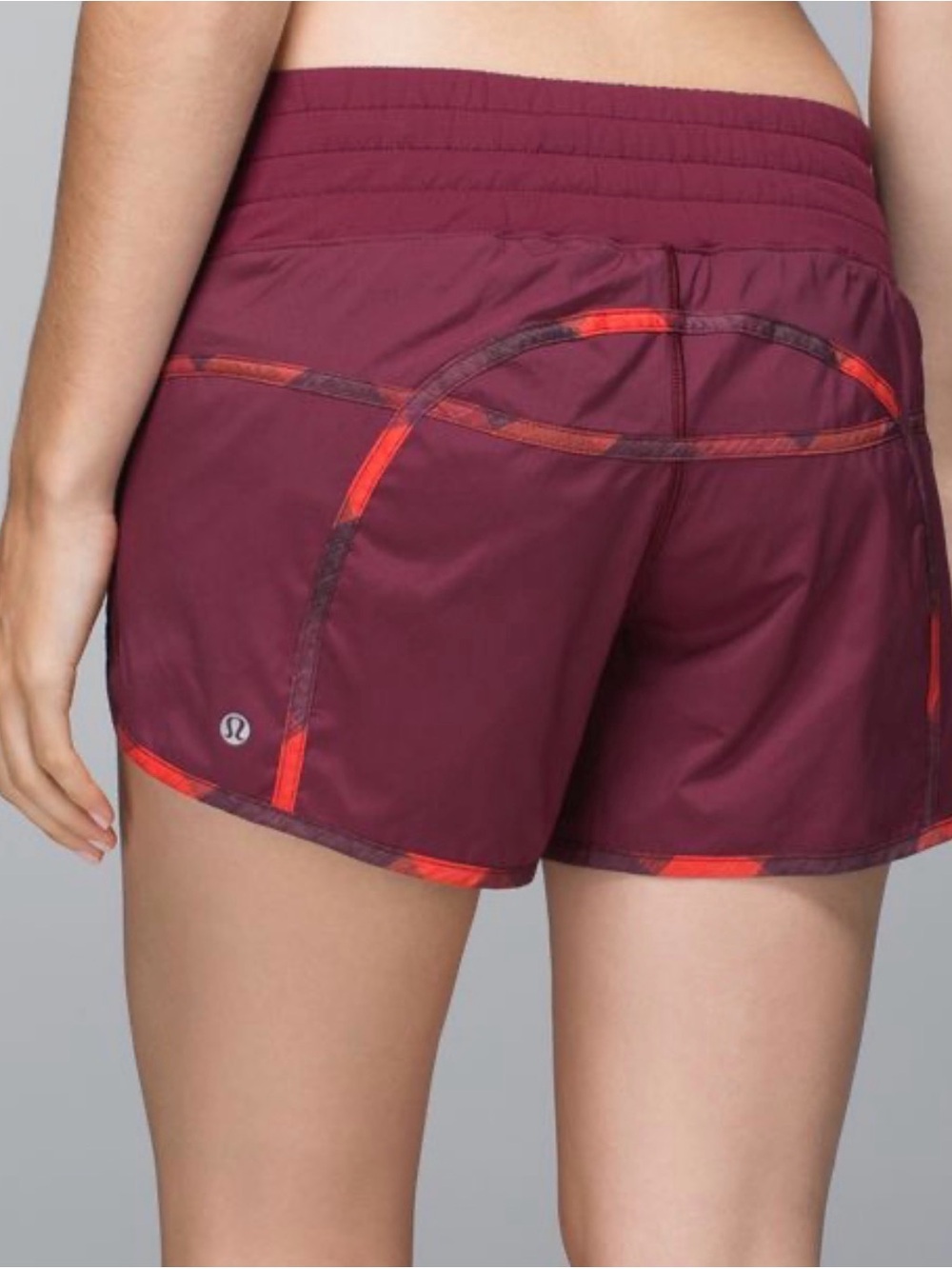 Lululemon Tracker Short II Stretch in Rust Berry Size 10